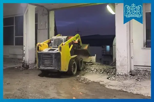Демонтаж внутри зданий мини-техникой - фото 1